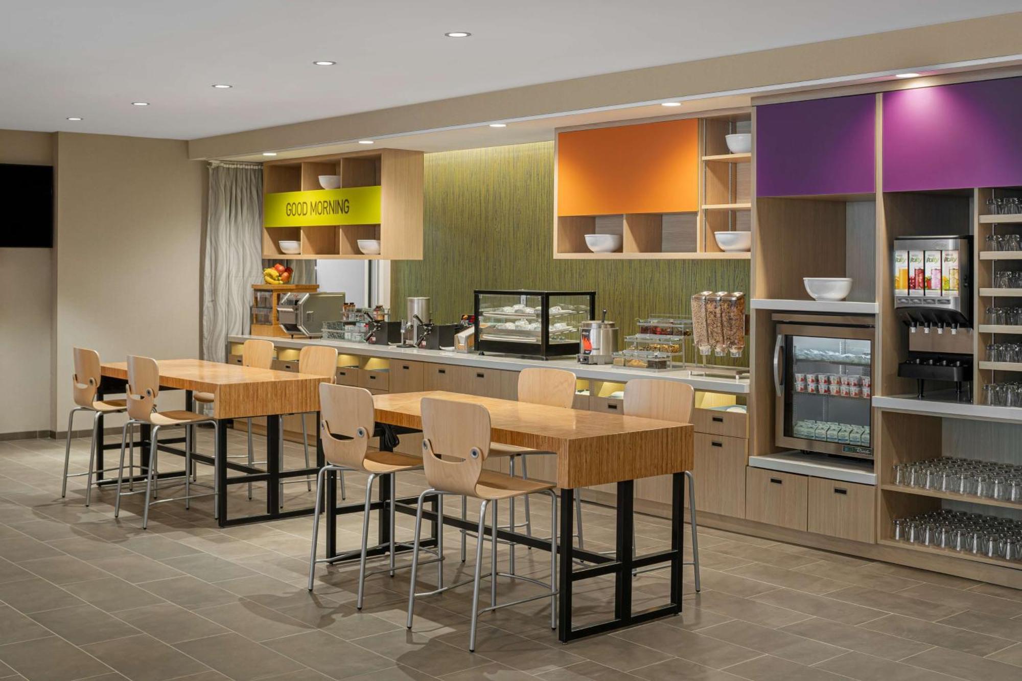 Home2 Suites By Hilton Des Moines At Drake University Eksteriør billede