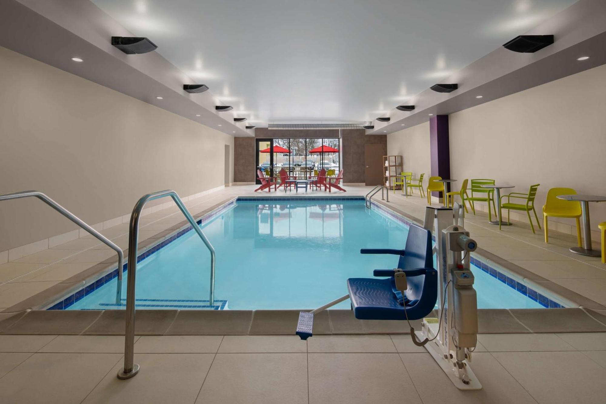 Home2 Suites By Hilton Des Moines At Drake University Eksteriør billede