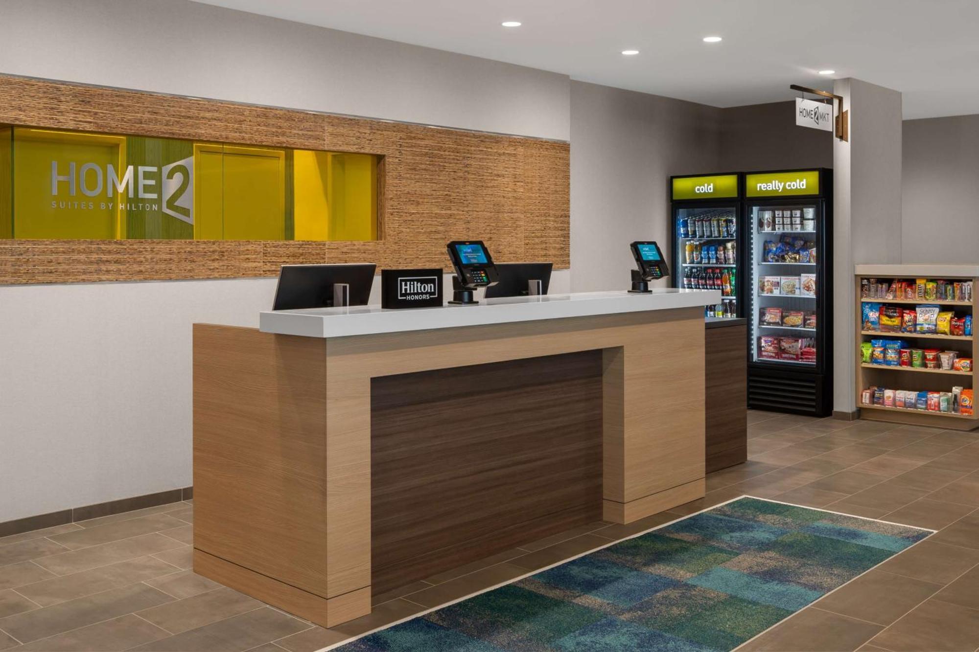 Home2 Suites By Hilton Des Moines At Drake University Eksteriør billede
