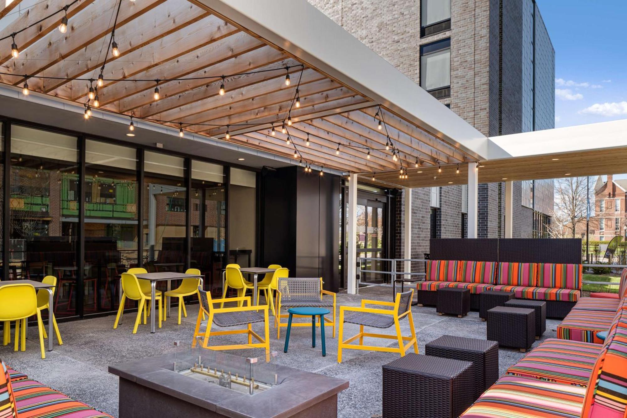 Home2 Suites By Hilton Des Moines At Drake University Eksteriør billede